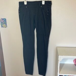 Black Denim Bettina Jegging Athleta Women’s size MT Super Comfy Skinny Leg